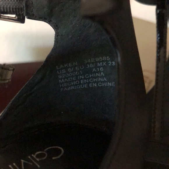 Calvin Klein Patent/Leather T strap Heel - Picture 4 of 5